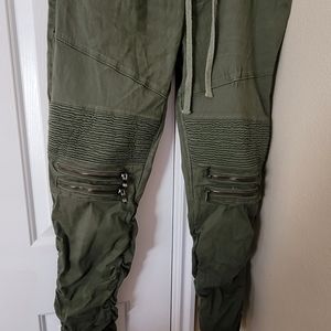 Super Nice Green Pants Size Large
